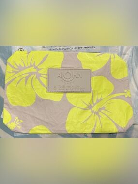 *NEW* ALOHA Collection Hana Hou Small Pouch - Super Special Limited Edition
